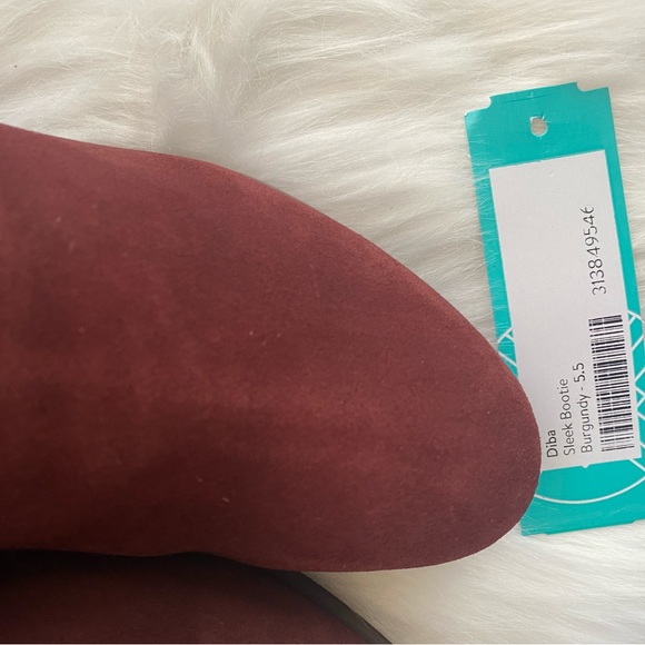 New without box Diba sleek booties burgundy suede ankle boots - Picture 14 of 15